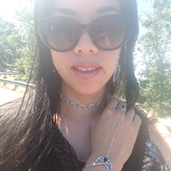 Meet your Posher, Debbie - Picture 1 of 1